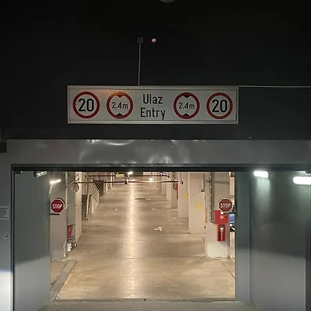 Apartamento Angelina Lux With Garage Belgrado