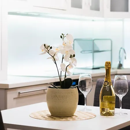 Apartamento Angelina Lux With Garage Belgrado